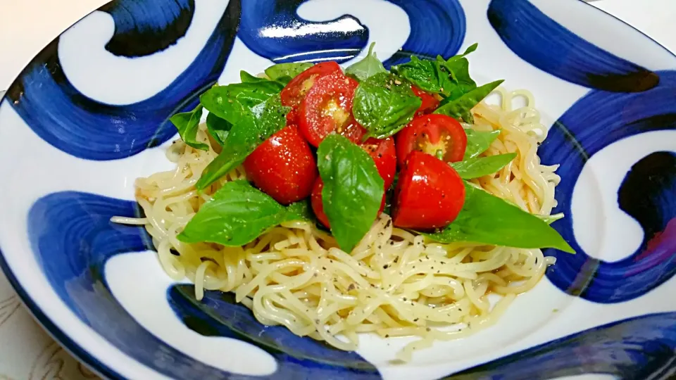 摘みたてバジルとトマトの冷やし麺|Ssさん