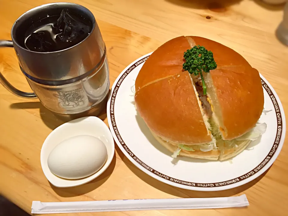 今日はＴｅｄでモフモフする前にコメダコーヒーで戦闘準備🍔巨大なフィッシュフライバーガーとアイスコーヒー1.5倍どす🍀|にゃあ（芸名）さん