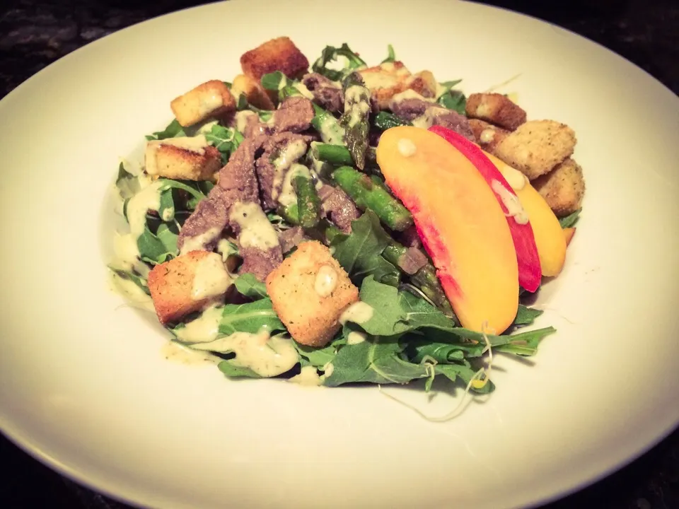 Asparagus steak peach creamy garlic arugala salad|chef_MelissaWさん