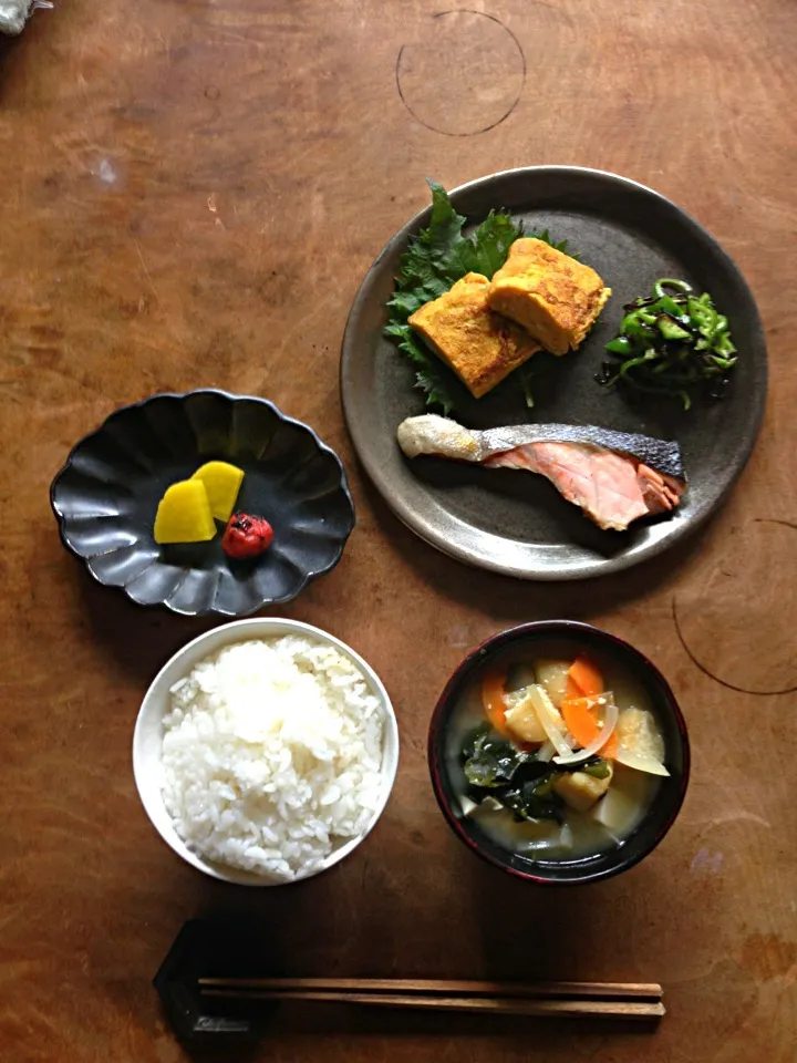 Snapdishの料理写真:焼き鮭定食|ツルさん