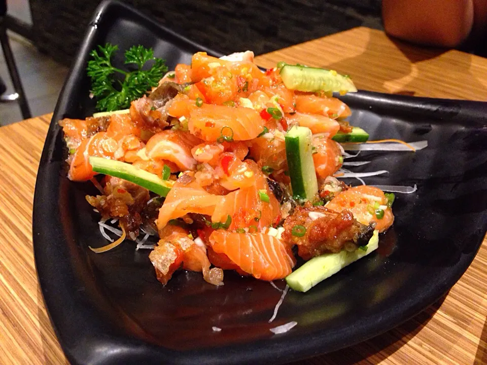 Sushi Masa - Spicy salmon salad|Rami Kimさん