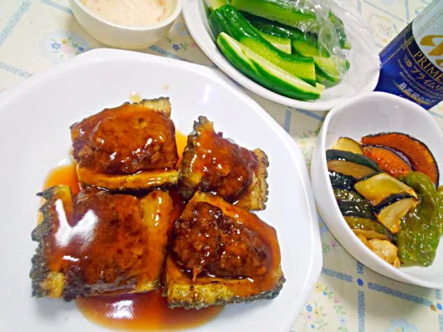 Snapdishの料理写真:ゴーヤの肉詰め☆うまうまケチャップだれ＆野菜の揚げ浸し|うたかた。さん