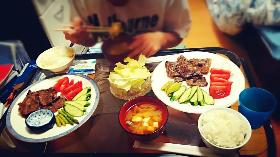 娘と彼に焼き肉定食|satoさん