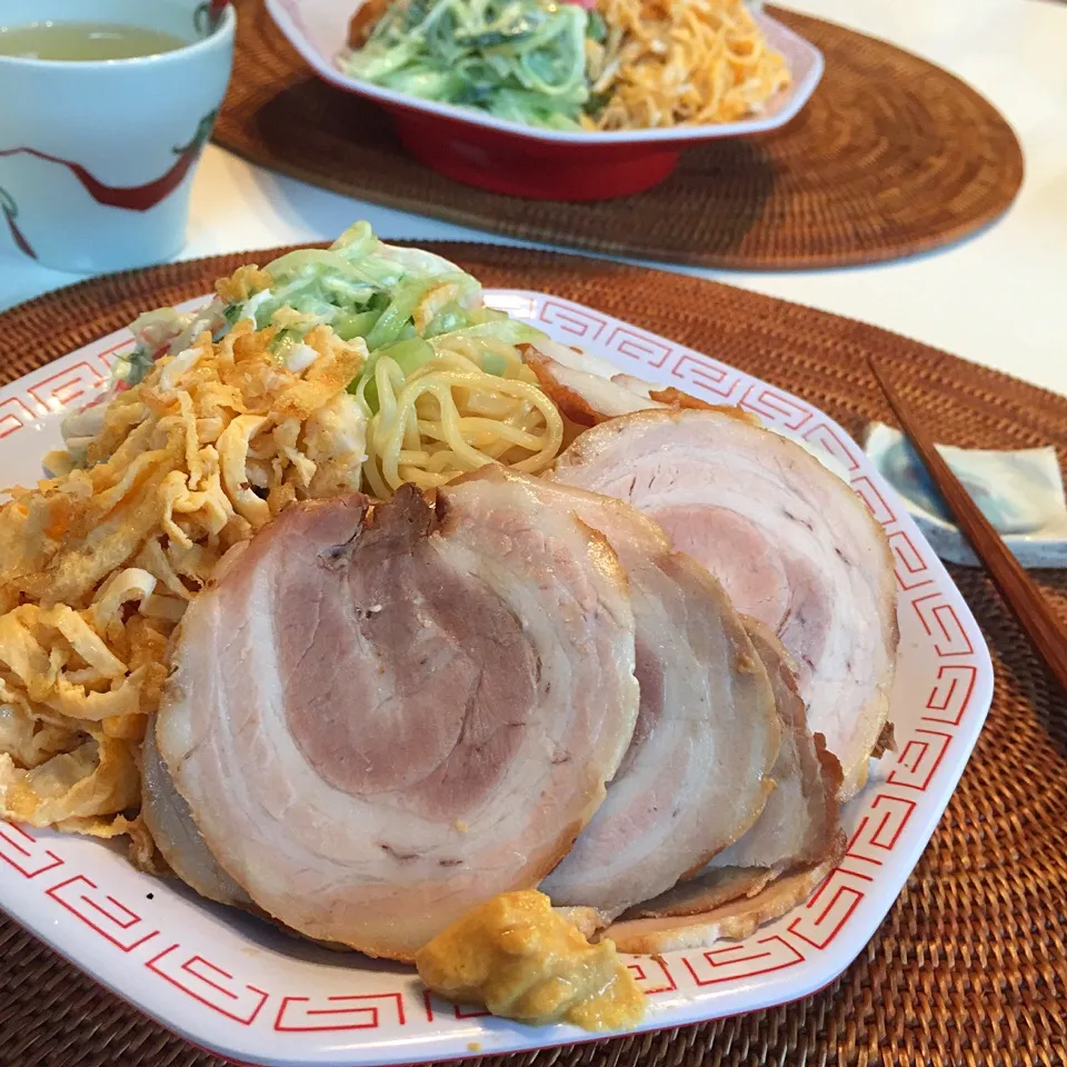 Snapdishの料理写真:冷やし中華 焼豚大盛り(☝ ՞ਊ ՞)☝|Hironobuさん