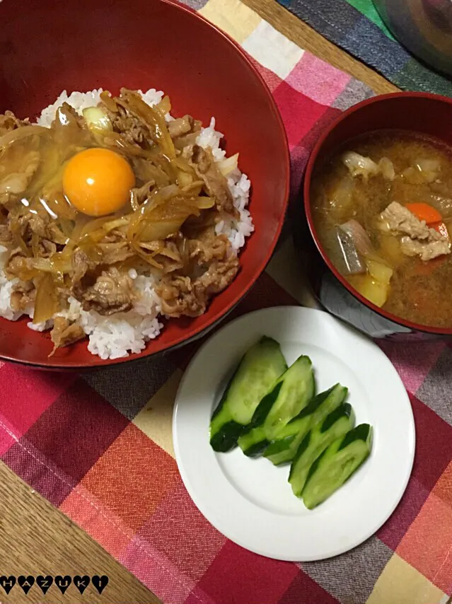 8/30(日)晩ごはん♡牛丼  きゅうりの浅漬け  豚汁|⁑葉月⁑さん