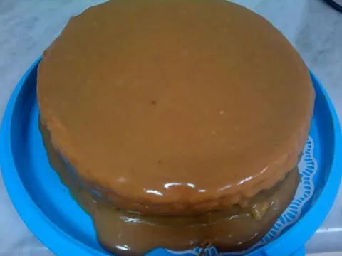 Snapdishの料理写真:Real Deal Caramel Cake
For the Cake
1 cup (2 sticks) unsalted butter, room temperature
1/3 cup vegetable oil
2 1/2 cups granulated sugar
3 cups sifted cake flou|Sofie's Kitchenさん