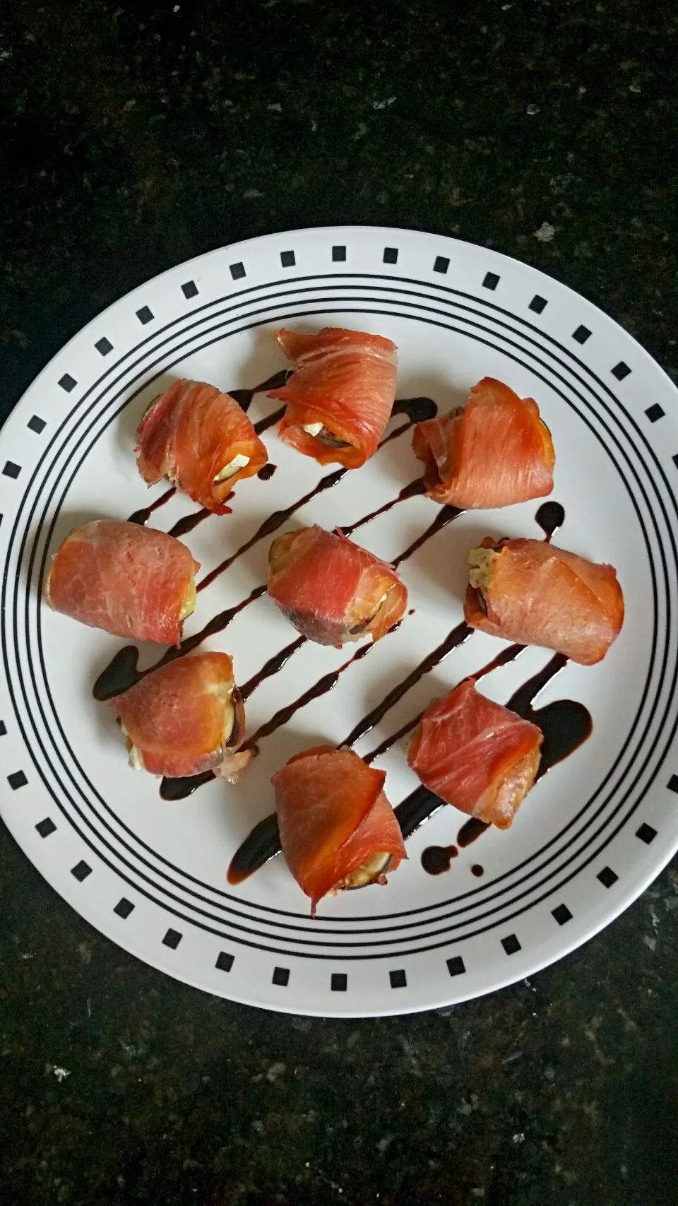 Snapdishの料理写真:#prosciutto wrapped #fig|Ellis Hechtさん