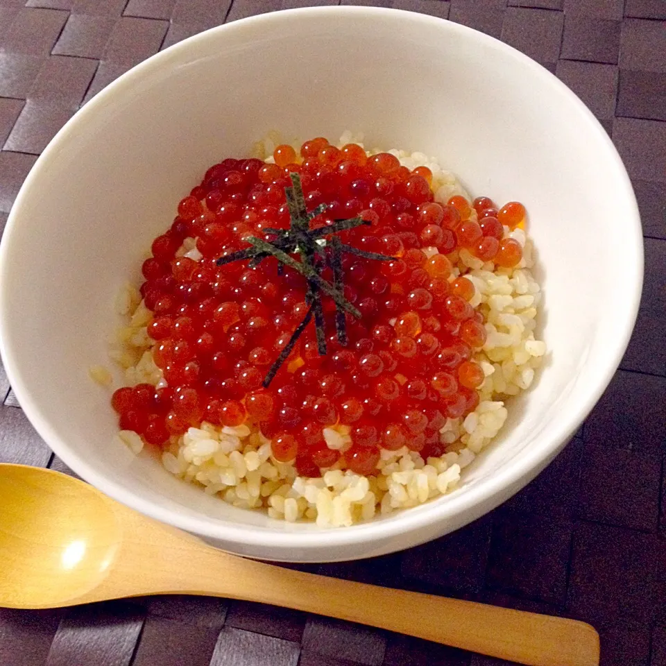 いくらのしょうゆ漬け丼|Accaさん