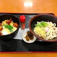 姫路の宮本むなしにて『鶏たま丼』😊|とろすけさん