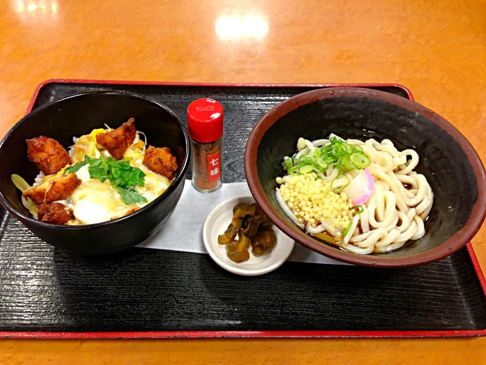 姫路の宮本むなしにて『鶏たま丼』😊|とろすけさん