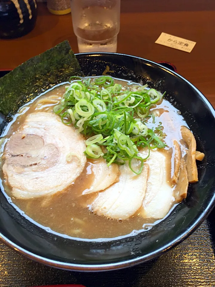 独特な豚骨ラーメン。|Yukitaka Nishidaさん