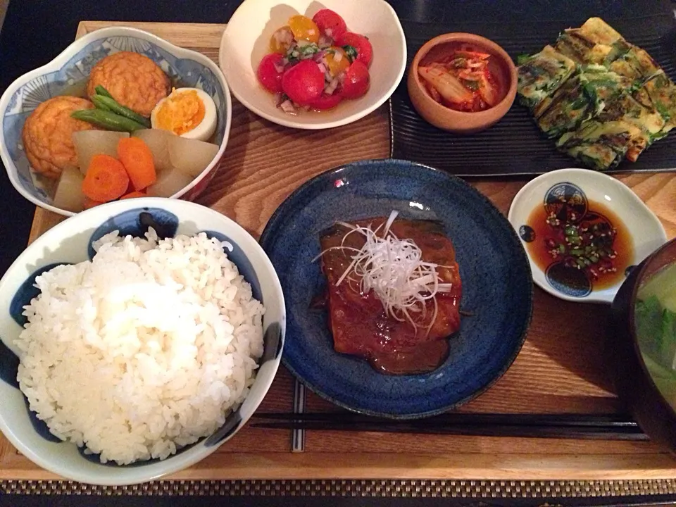 さばの味噌煮、チヂミ、トマトのマリネ、魚河岸揚げの煮物|ayumiさん