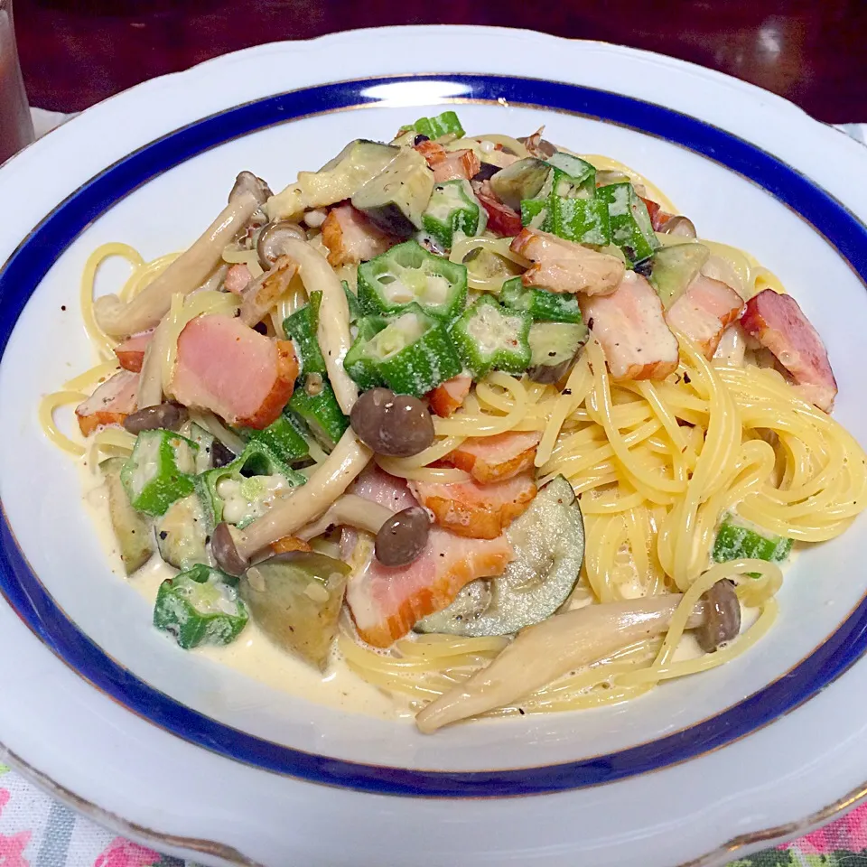 Snapdishの料理写真:簡単✨👍
ナス、ベーコン、オクラ、しめじのクリームパスタ🍝
家ごはんだから具材タップリと😉❤️|♥️さん