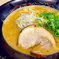 濃厚とんこつラーメン|クロレッツさん