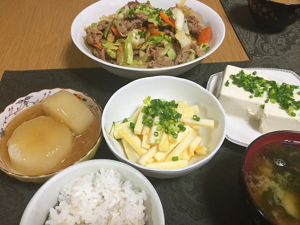 豚肉ニンニク焼き、大根煮生姜あんかけ、山芋短冊卵黄和え、柚子冷奴、お味噌汁。|Angie44さん