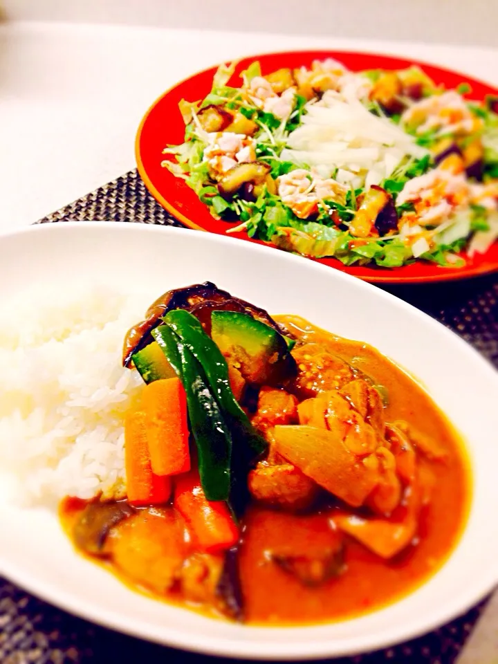 今日の晩御飯/お野菜たっぷり夏野菜ココナツチキンカレー＆怪味ダレで蒸し鶏・レタス・カイワレ・梨のサラダ|BabyRIKAさん