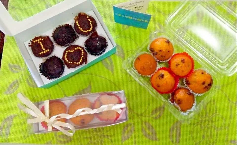 carrot raisin and choco raisin cashew cup cakes|Janice Bacuñoさん