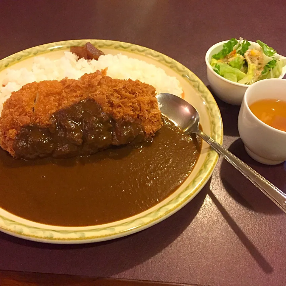 本日のランチ
ガッツリカツカレー‼️
美味しいけどお腹いっぱいで気持ち悪くなっちった(>_<)
でも、ここのグリーンカレー激ウマなんです‼︎|Yukako Nishimuraさん