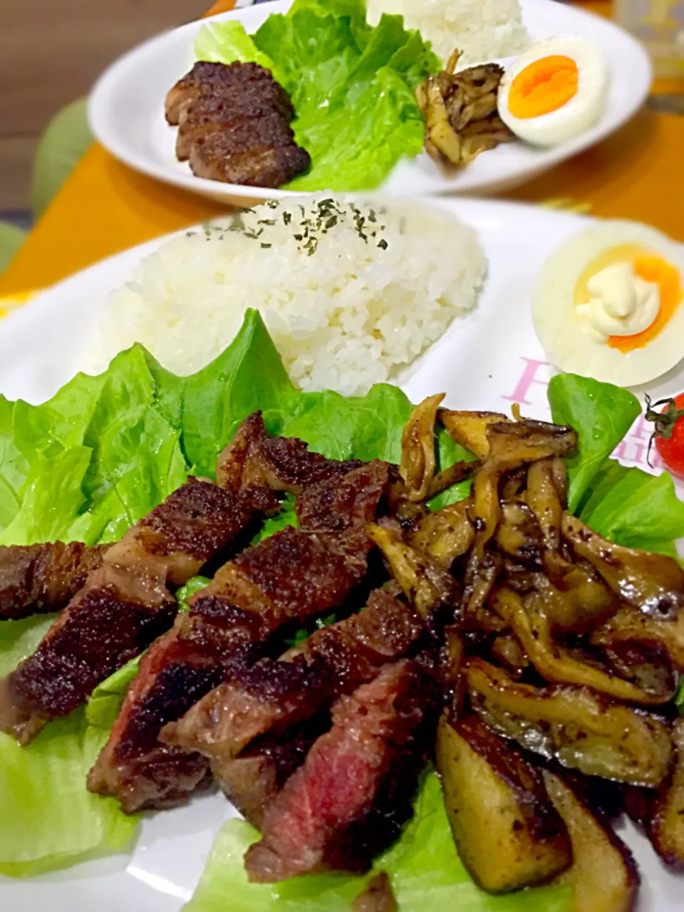 🐂ビーフステーキ  舞茸と茄子のソテー  半熟卵  リーフレタス  ミニトマト🍅|ch＊K*∀o(^^*)♪さん