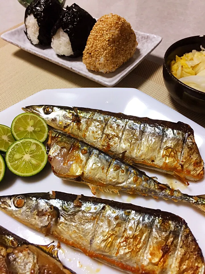 秋刀魚の塩焼き、胡麻だくおむすび|ほっけまんさん