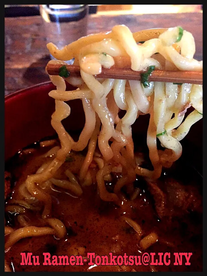 Snapdishの料理写真:🍥Mu Ramen@LIC NY🍜 私がいただいた豚骨。太麺💓|erisさん