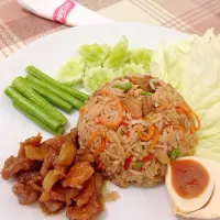 Snapdishの料理写真:Spicy Thai Fried rice|Mameau Niyomsubさん