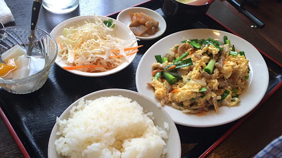 【日替定食】豚肉細切り・ニラ・タマゴ炒めを頂きました。|momongatomoさん