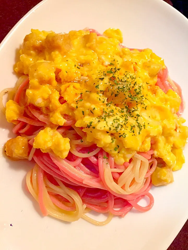 チーズスクランブルegg🐤とクルトン Whiteソースのトマト🍅パスタ|Mikako Iidaさん