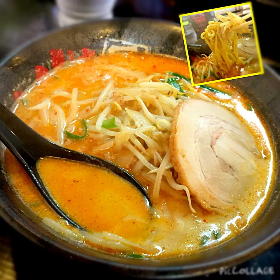 ランチ！🍜豚骨味噌ラーメン😋|しんやさん