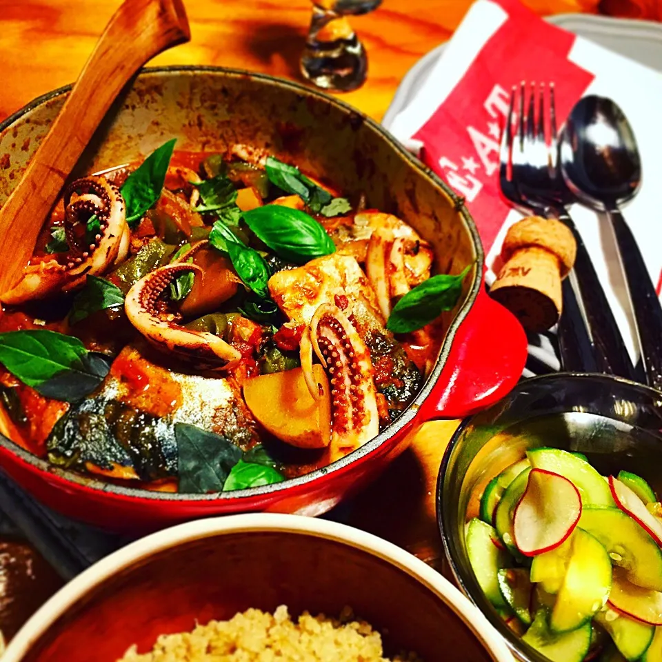 Snapdishの料理写真:鯖と烏賊のトマト煮込み🐟🍅🍷Mackerel and Squid Cooked in Tomato.|tayukoさん