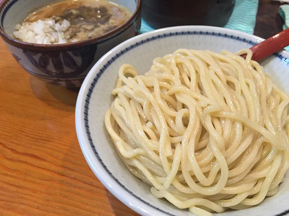 濃厚煮干つけ麺に玉ねぎ増し|hirotomoさん