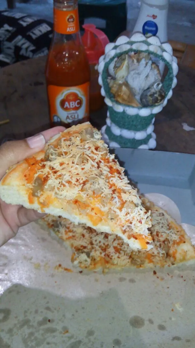 Pizza Chicken Mushroom Extra Hot

 #kuliner #kota #blitar|shylvia wulansari kharisma putriさん