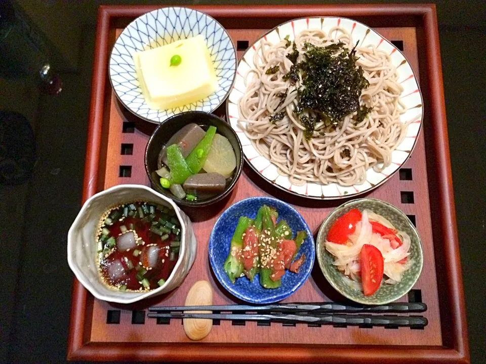 ざる蕎麦&オクラの梅肉ポン酢和え&トマトとオニオンのマリネ&大根こんにゃくのピリ辛煮定食♪|Nonさん