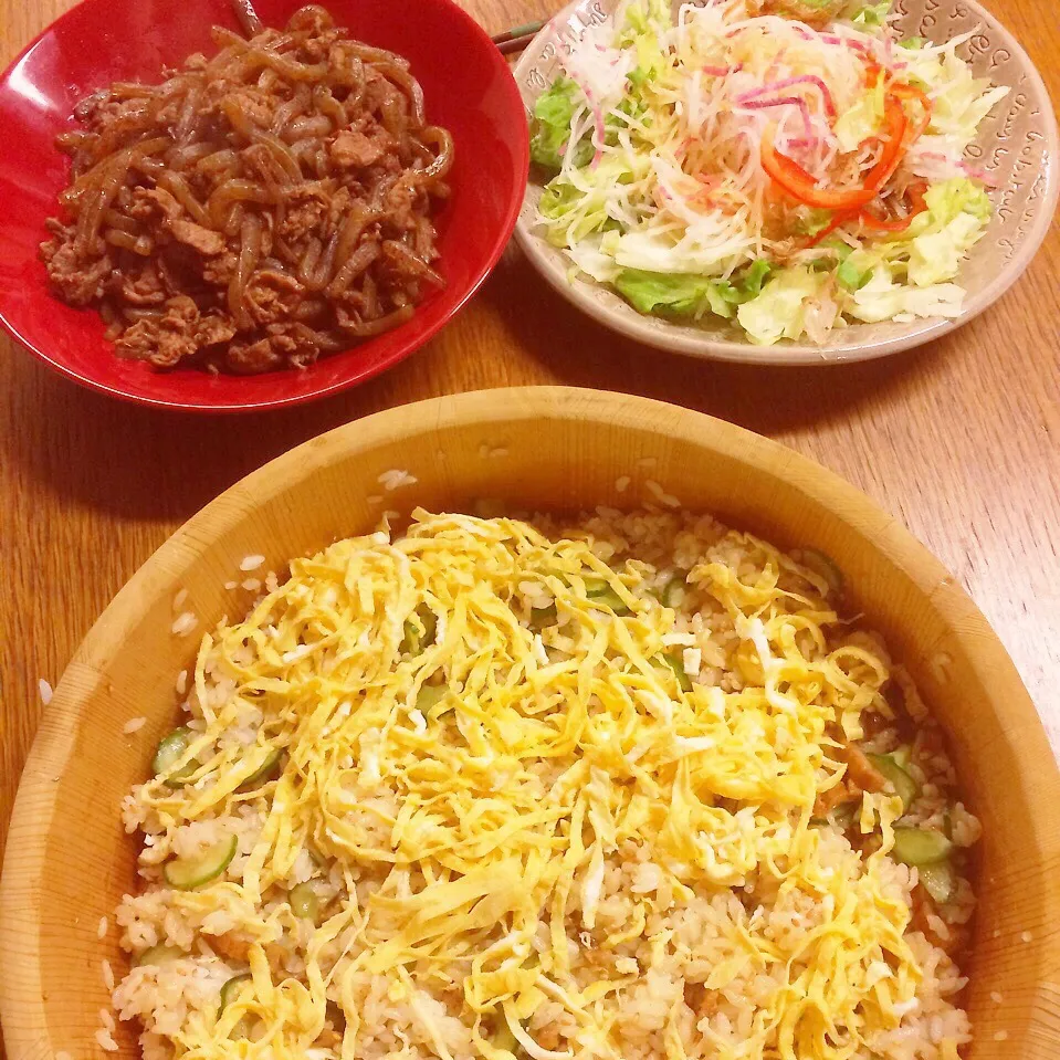 ★アナゴちらし寿司★牛肉と糸こんの炒めもの★大根サラダ|三宅 里美さん