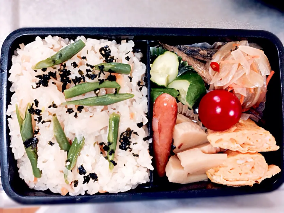 Snapdishの料理写真:寿司ご飯と鯵の南蛮漬け弁当|Sachiko Fujimotoさん