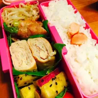 Snapdishの料理写真:2015/09/3お弁当^o^
しらす入り卵焼き、アスパラ肉巻き、もやしガーリック炒め、大学いも|lisataroさん