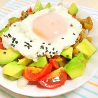 おかなさんの料理 簡単♡美肌♪アボトマ納豆丼|る ち あ ♬*.◦さん