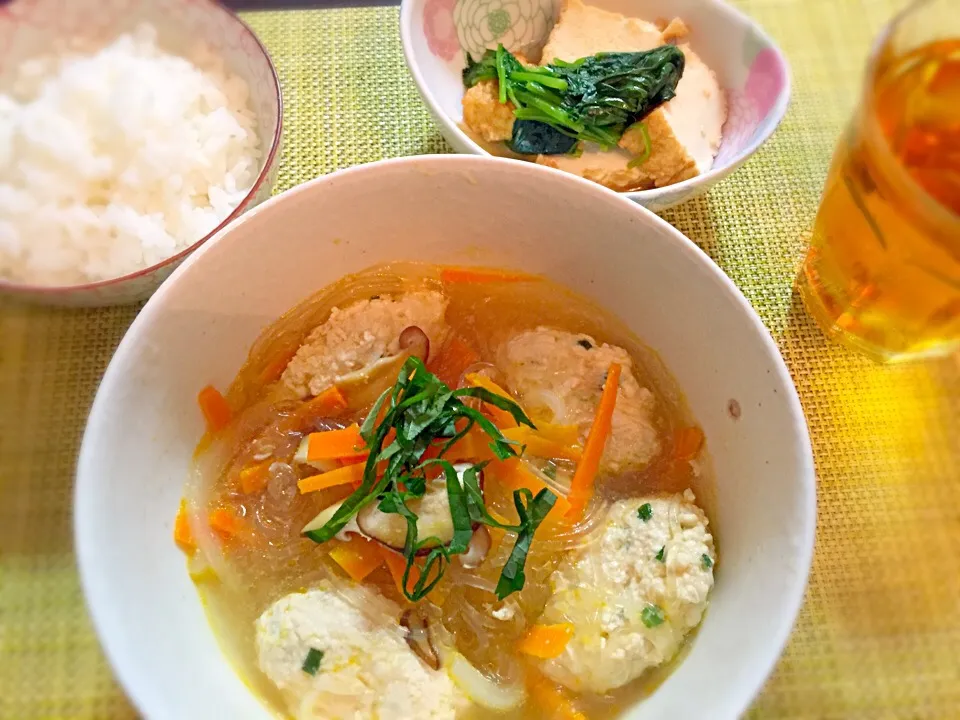 Snapdishの料理写真:鶏つくね団子と春雨の和風スープ
厚揚げ豆腐とホウレンソウの煮物|Akiko Furukawaさん