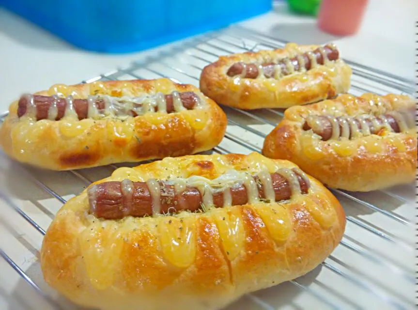 #hotdog #cheese #bun #mayonnaise #herbs #McCORMICK #milky|Selina Chaiさん