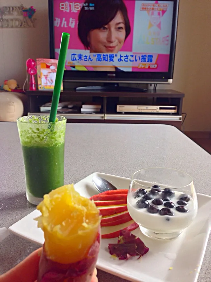 Snapdishの料理写真:Enjoying my breakfast|viviさん