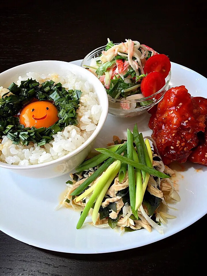 Snapdishの料理写真:⭐️akiさんのニラのあれ！！de卵かけご飯
⭐️ササミとワカメの香味和え
⭐️ヤンニョムチキン
⭐️カニカマと水菜のからしマヨサラダ|よっちぃさん