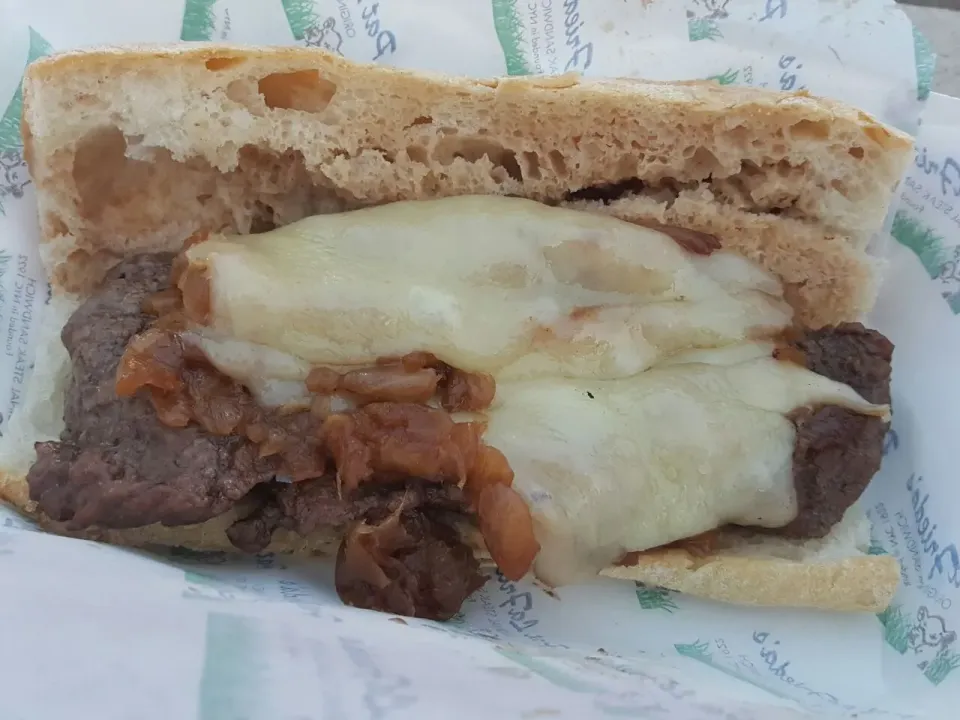 Pat La Frieda's Original Filet Mignon Steak Sandwich|Christian J. Torres Cañarteさん