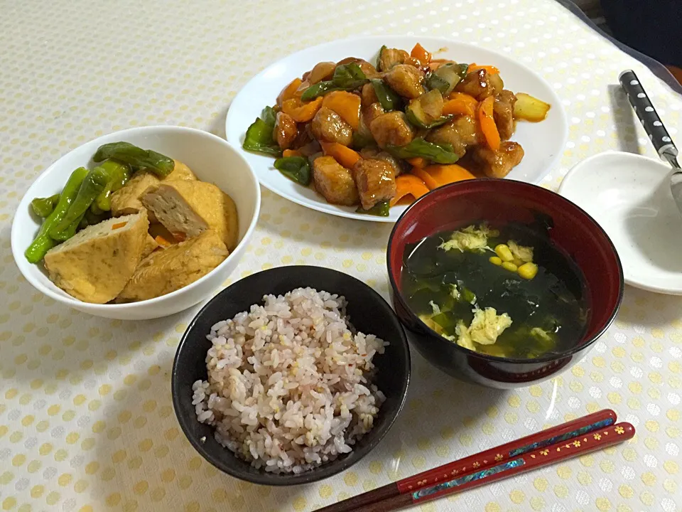 酢豚風✳︎がんもの煮物✳︎ごはん✳︎ワカメスープ|しょこさん