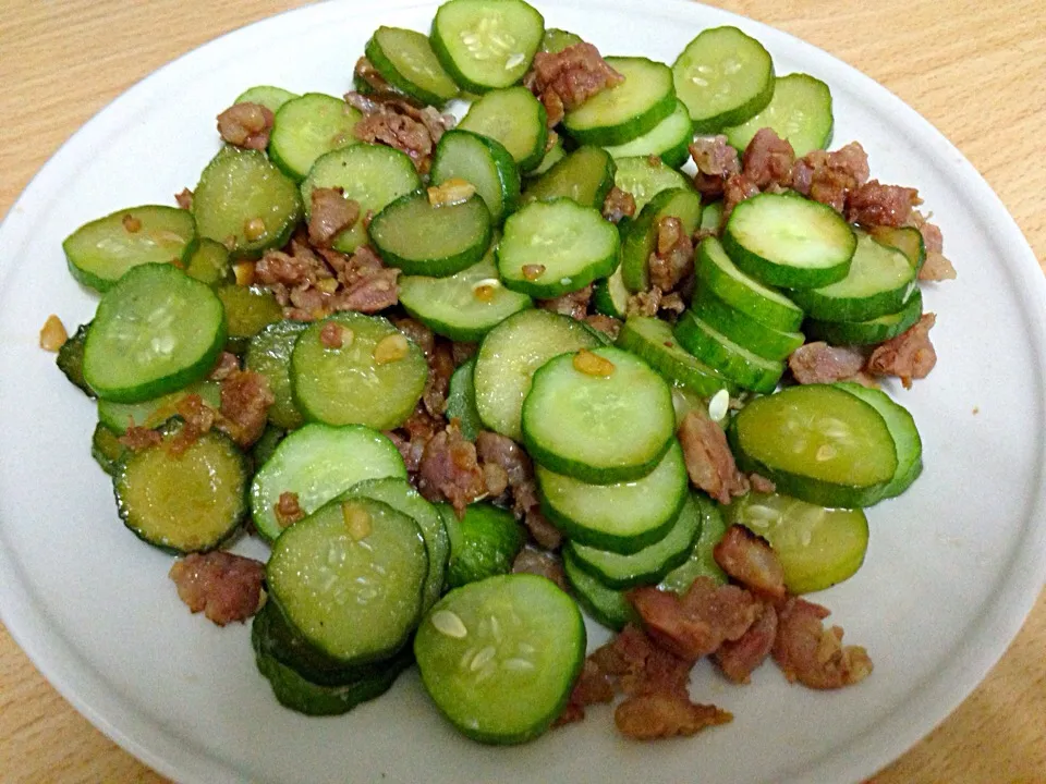 Sautéed cucumbers with pork and garlic|Emmaさん