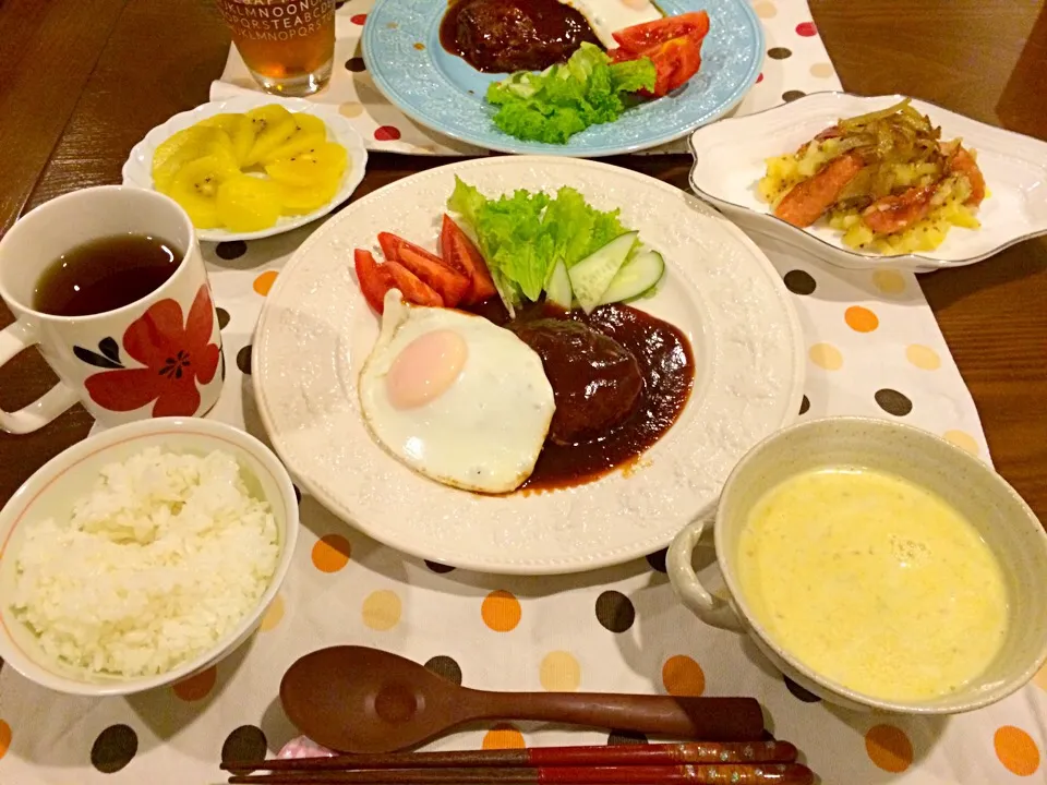 ハンバーグ定食|とんぴぃさん