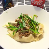 First time Thai Beef Dumplings!|Pasi Saarinenさん