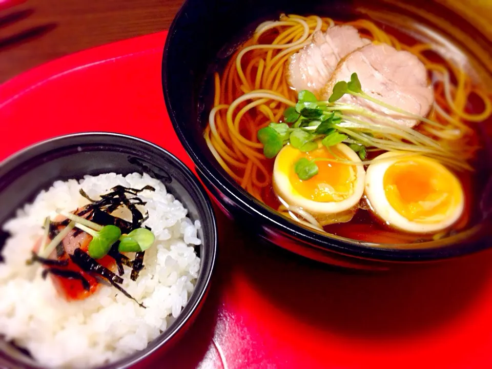 Snapdishの料理写真:昨日は、我が家流のラーメン屋さん（≧∇≦）トロトロチャーシューAND煮卵最高＼(^o^)／|Chie Satouさん