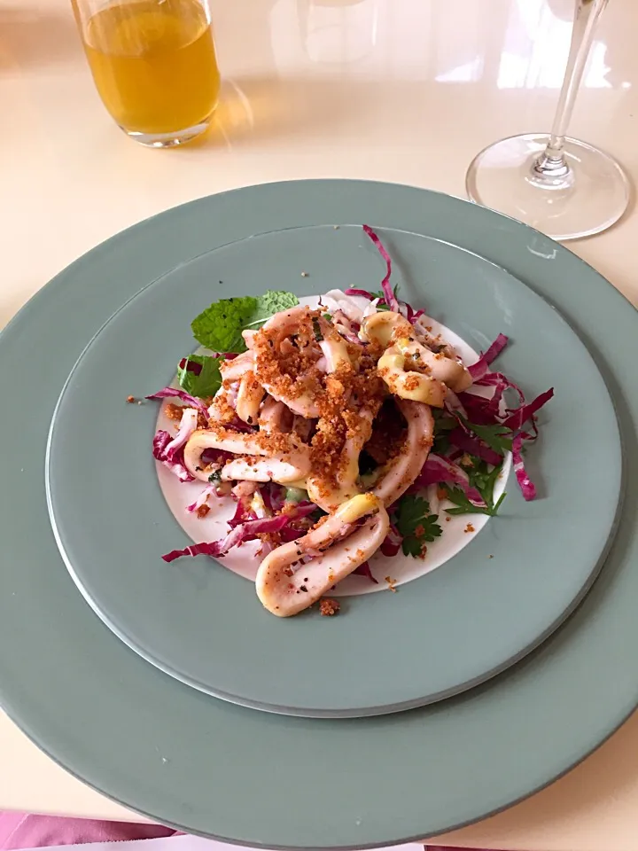 roasted Mediterranean squid salad with lemony dressing|KellyCoさん