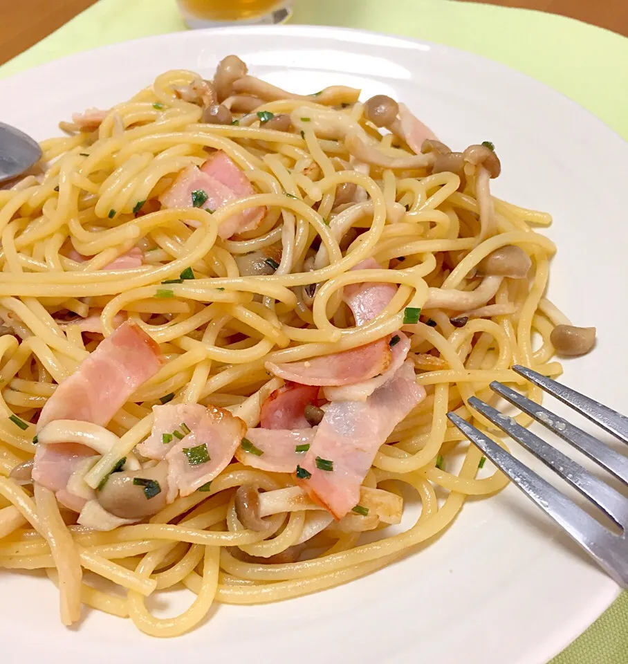 ベーコンとしめじの和風パスタ|ぽよぽよまゆかさん