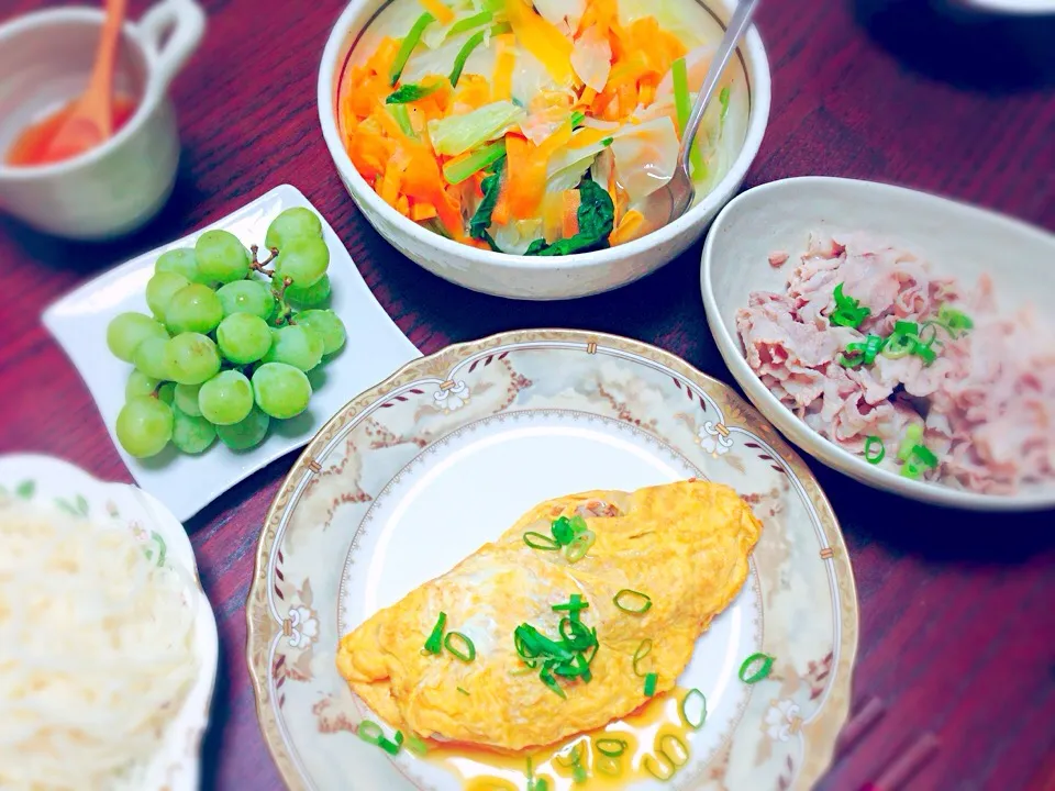 Snapdishの料理写真:⚪︎豚しゃぶ⚪︎温野菜⚪︎野菜と挽肉のオムレツ|MISATO♡さん